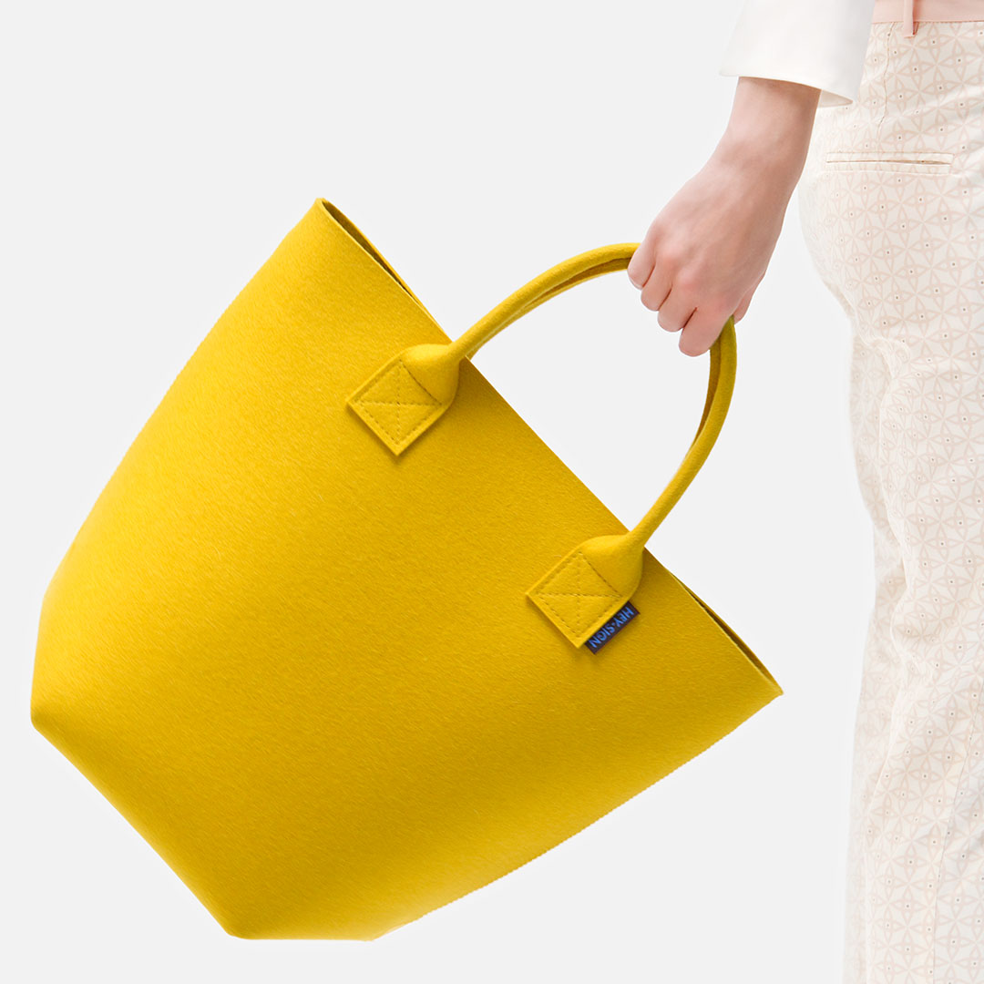 HEY-SIGN_Carry-13_7420_f24 Carry