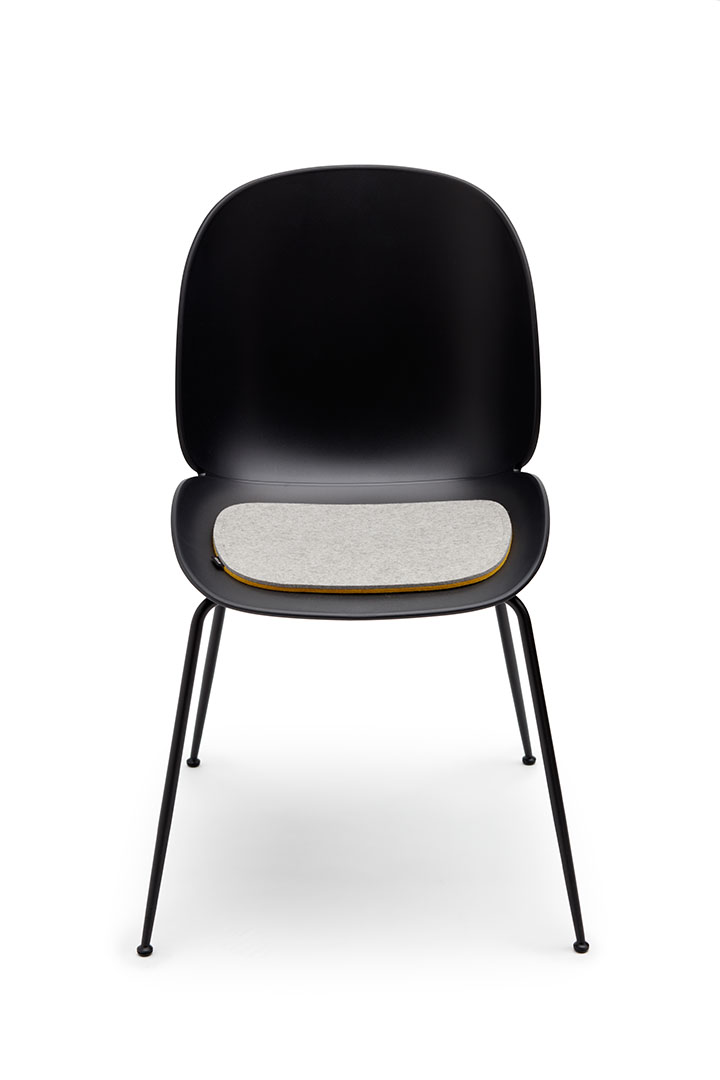 3-HEY-SIGN_Beetle_Chair_aus_Filz-21_5939_5x_f07-23 Sitzauflage für Beetle Chair