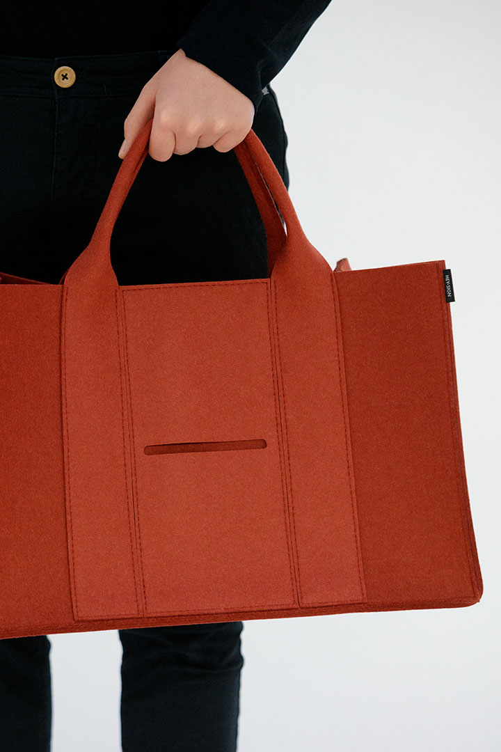 a-HEY-SIGN_Organizertasche_James_aus_Filz-21_0216_A James