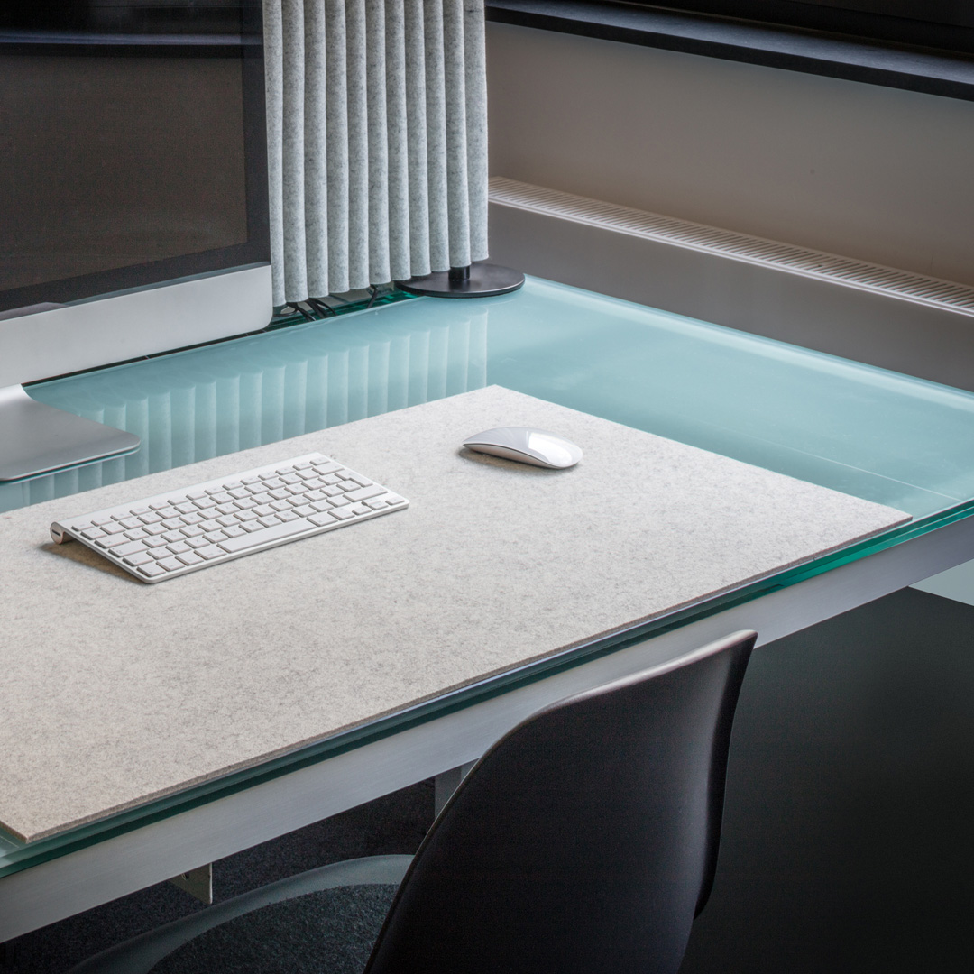 HEY-SIGN_Schreibtischauflage_aus_Filz_f06_A-18_9222_CasyBsyN6YKeG4 Desktop mat