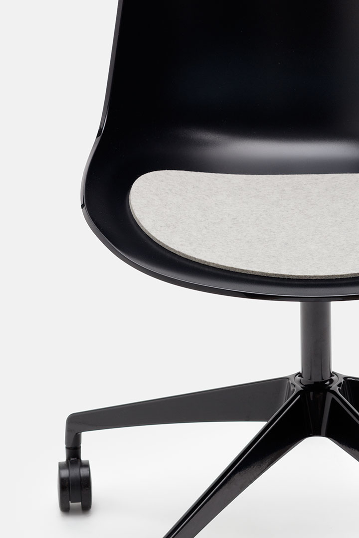 2-HEY-SIGN_Flow_21_5949_f06_A Sitzauflage für Flow Chair