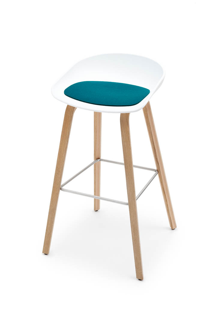 1-HEY-SIGN_Sitzauflage_About_A_Stool-16_5863_f39 Seat cushions for About A Stool