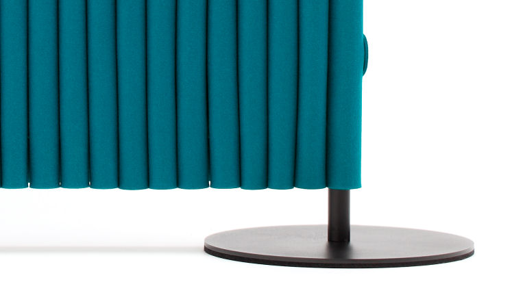 Metal disc base with 2 mm felt cover underneath